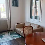 Proche Du Centre